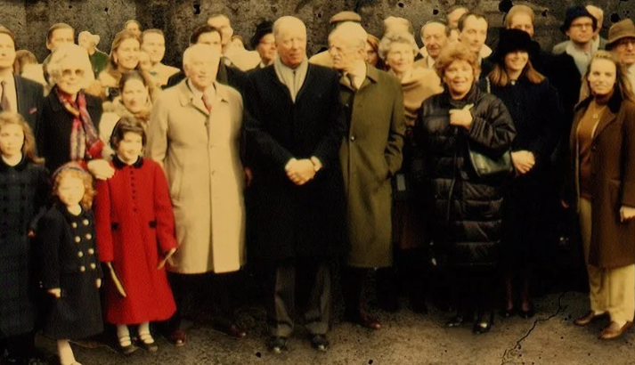 The World's Top 10 Wealthiest Families: Rothschild Doesn't Even Make the Top 3!