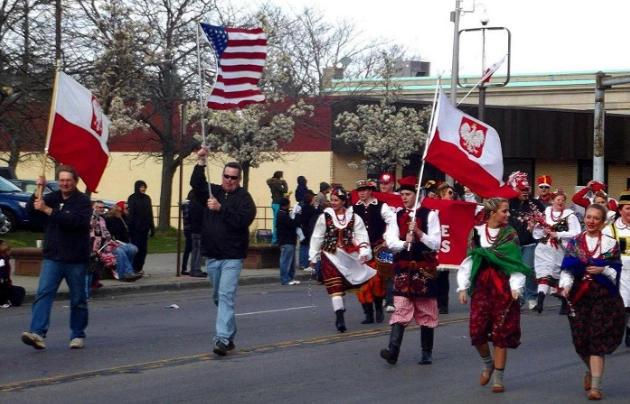 How Do You Win a Mate? 10 Bizarre Courtship Rituals That Actually Work. How Do You Win a Mate? 10 Bizarre Courtship Rituals That Actually Work.